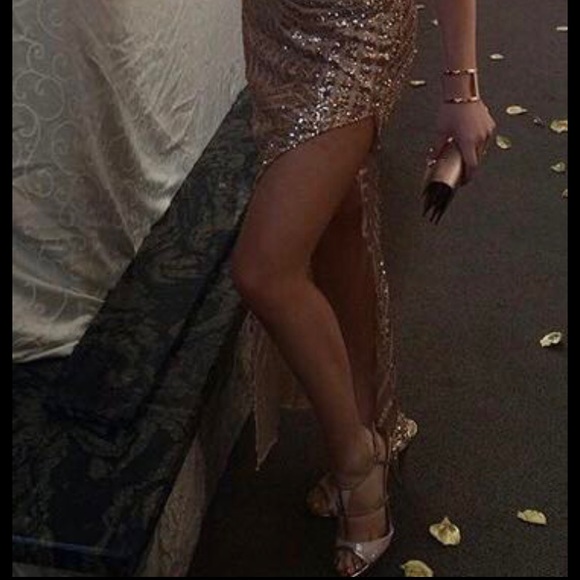 Gold sequin dress - Picture 2 of 2